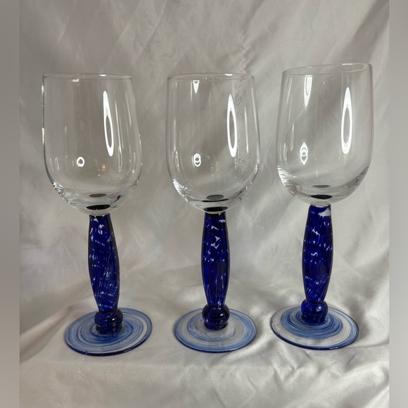 3-hand blown wine glasses - Picture 2 of 6